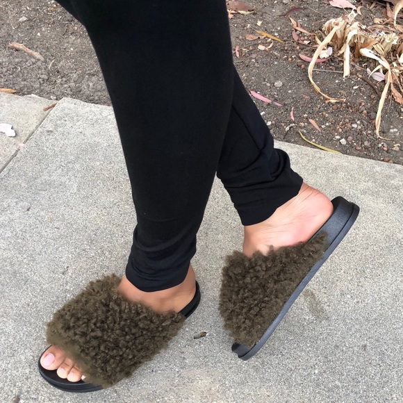 Olive Sherpa Fur slides sandals - Picture 3 of 4